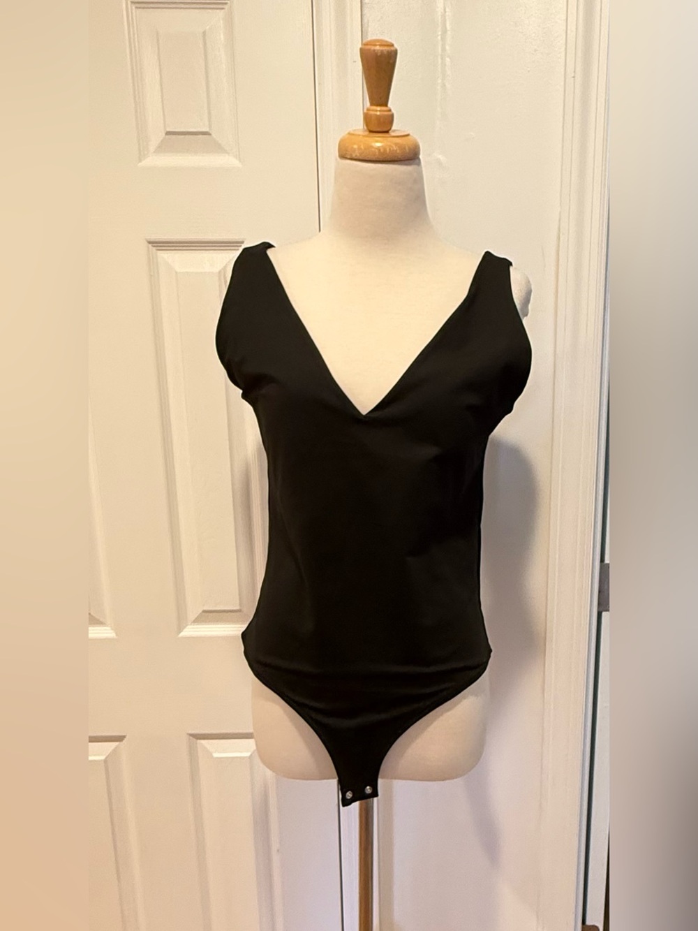ReoRia Black V-Back Tank Bodysuit